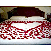 Sevgiliye Sürpriz Oda Hazırlama, Gül Yaprağı, Kalp Mum Süs Seti